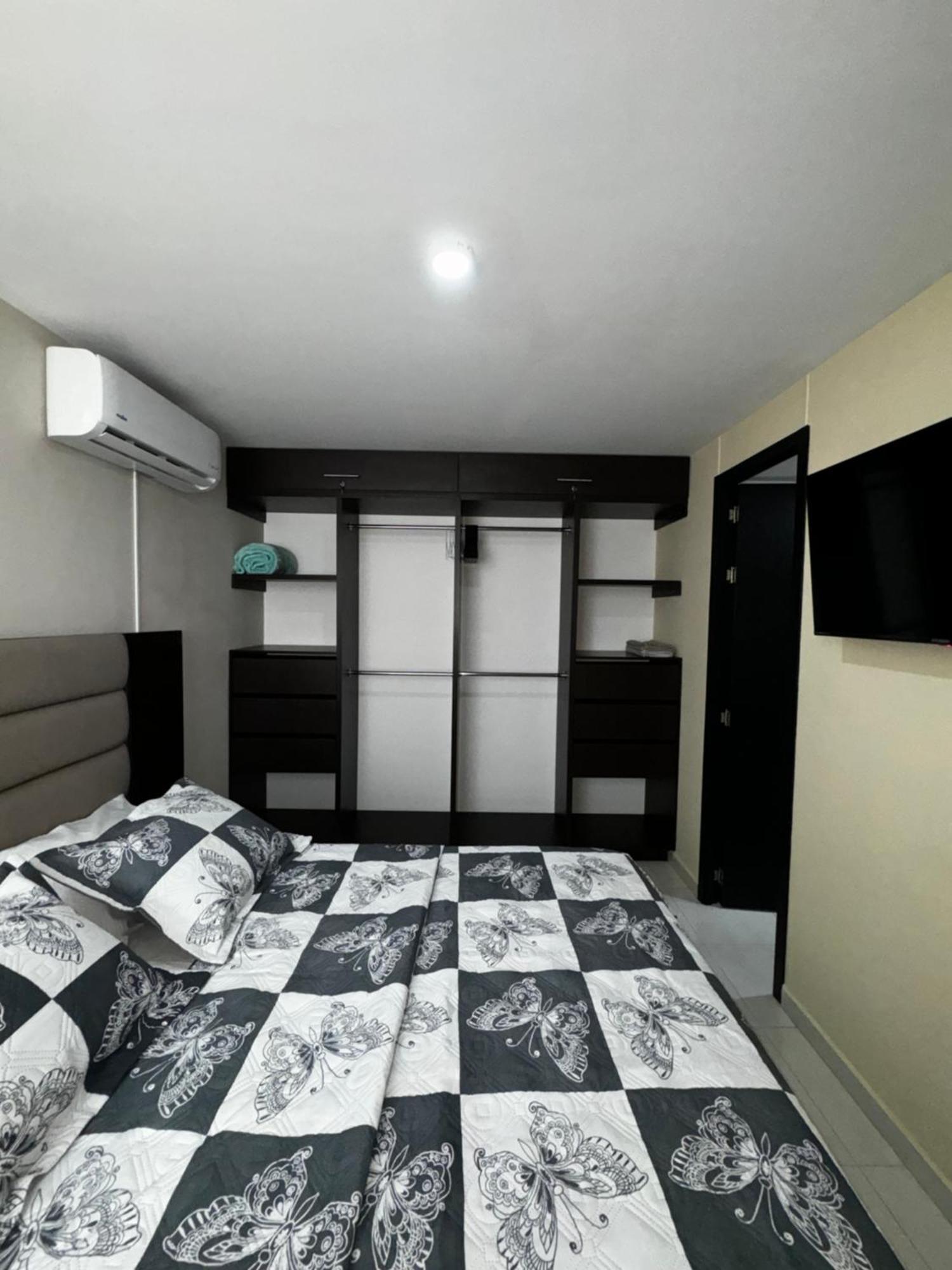 Apartamento Moderno Apartment กูกูตา ภายนอก รูปภาพ