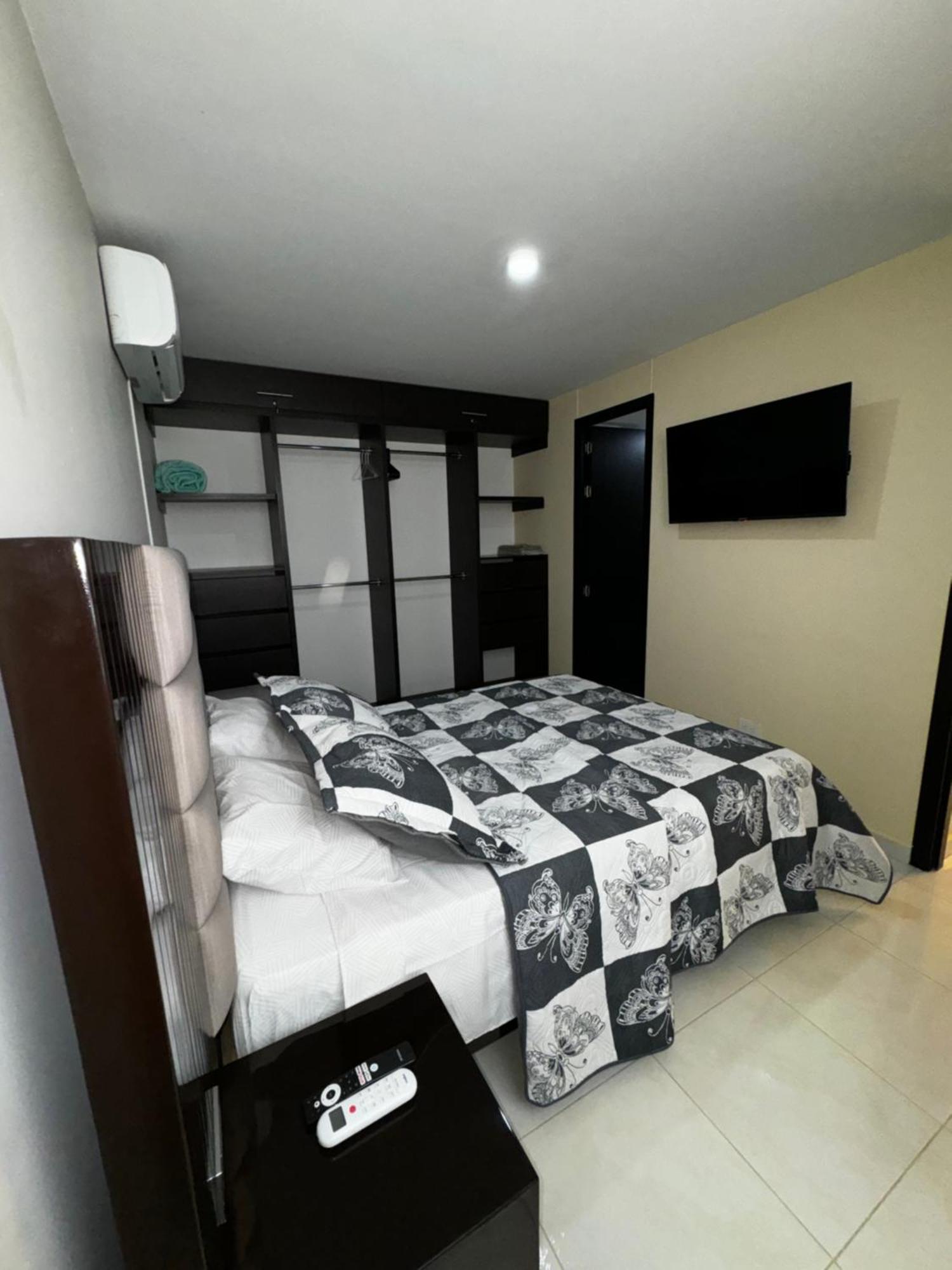 Apartamento Moderno Apartment กูกูตา ภายนอก รูปภาพ